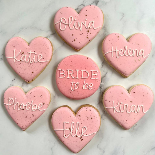 Should You Bake or Buy Wedding Biscuit Favours