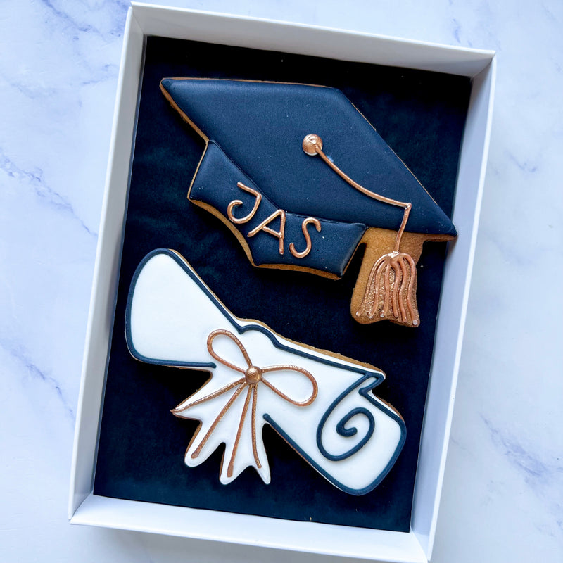 Set de regalo con sombrero y pergamino de graduación